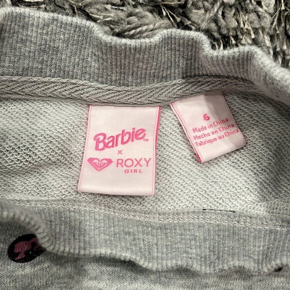 Barbie Roxy Girl - Picture 2 of 4